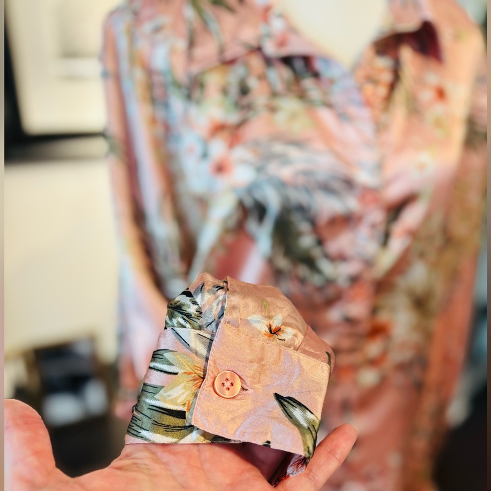 GUESS Floral Pink Satin Blouse XL - Picture 7 of 10